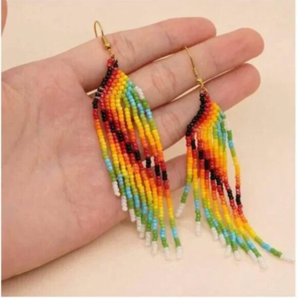 ⭐️❤️ FREE Rainbow Fringe Chic Hipster Hippie Art Artsy Drop Vacation Earrings - Picture 1 of 4